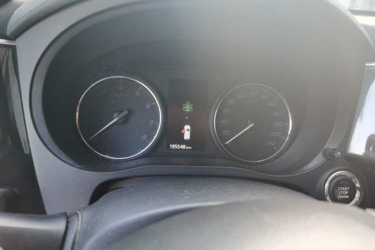 Used Mitsubishi Outlander 2019 2.0L Two-Wheel Drive Comfort Edition 5 Seats China VI Standard Instrument Cluster