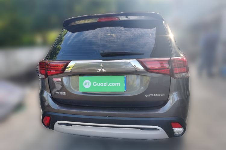 Used Mitsubishi Outlander 2019 2.0L Two-Wheel Drive Comfort Edition 5 Seats China VI Standard Rear