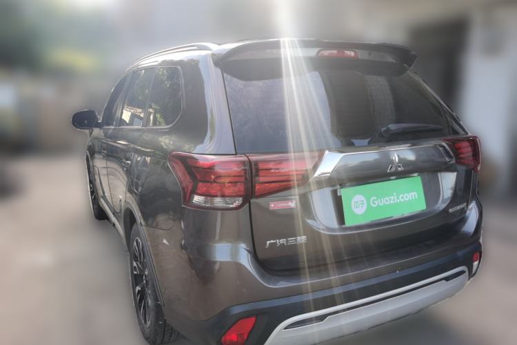 Used Mitsubishi Outlander 2019 2.0L Two-Wheel Drive Comfort Edition 5 Seats China VI Standard Rear Left 45 Deg