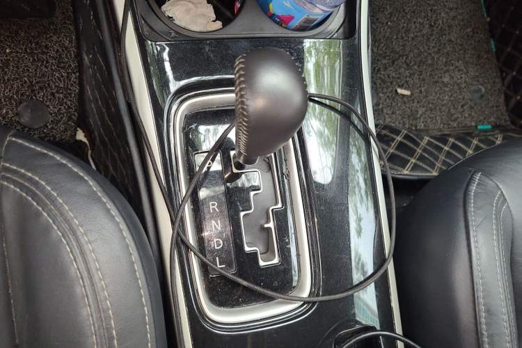 Used Mitsubishi Outlander 2019 2.4L 4x4 Zhi Xiang Edition 7 Seats China VI Standard Gear Lever