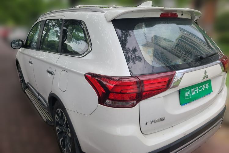 Used Mitsubishi Outlander 2019 2.4L 4x4 Zhi Xiang Edition 7 Seats China VI Standard Rear Left 45 Deg
