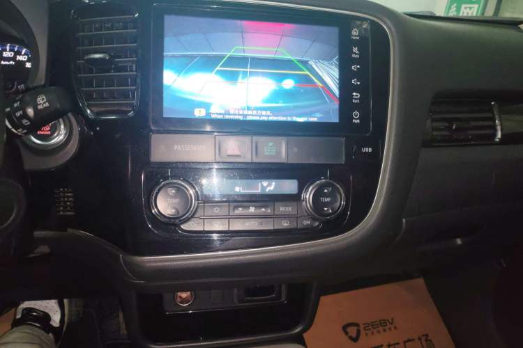 Used Mitsubishi Outlander 2019 2.0L Two-Wheel Drive Comfort Edition 5 Seats China VI Standard Audio And AC Panel