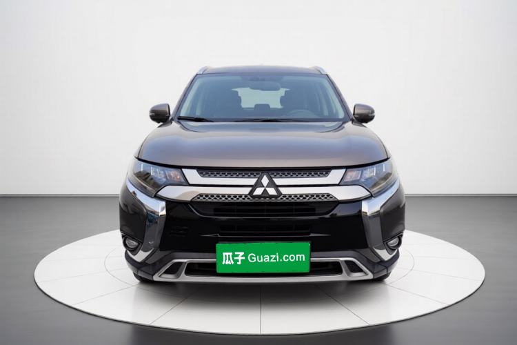Used Mitsubishi Outlander 2019 2.4L 4x4 Zhi Xiang Edition 7 Seats China VI Standard Exterior 1