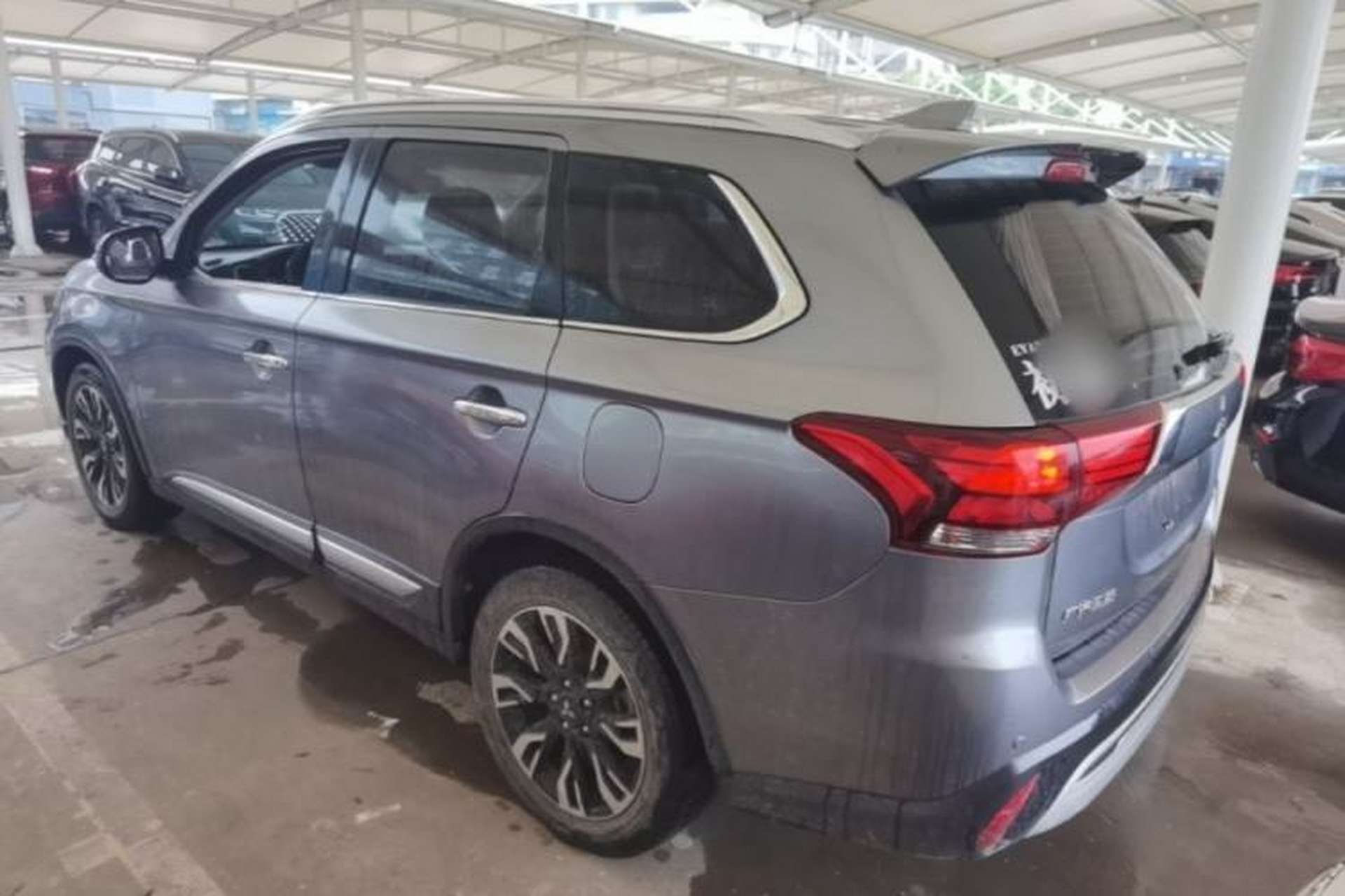 Used Mitsubishi Outlander 2019 2.4L 4x4 Zhi Xiang Edition 7 Seats China VI Standard Exterior 2