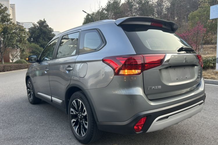 Used Mitsubishi Outlander 2019 2.0L Two-Wheel Drive Comfort Edition 5 Seats China VI Standard Exterior 2