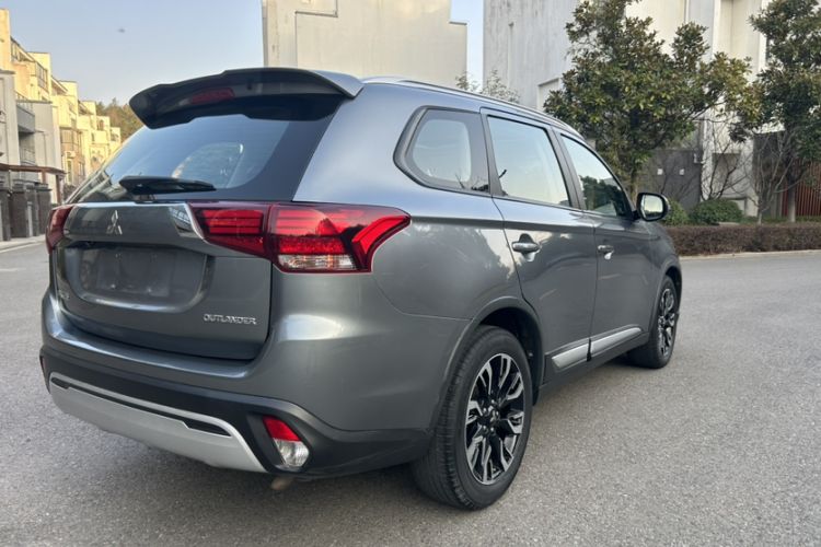 Used Mitsubishi Outlander 2019 2.0L Two-Wheel Drive Comfort Edition 5 Seats China VI Standard Exterior 4