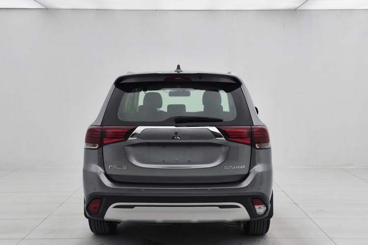 Used Mitsubishi Outlander 2019 2.0L Two-Wheel Drive Comfort Edition 7-Seater China VI Standard Exterior 5