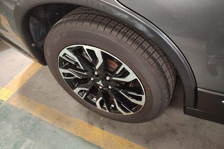 Used Mitsubishi Outlander 2019 2.0L Two-Wheel Drive Comfort Edition 7-Seater China VI Standard Exterior 5