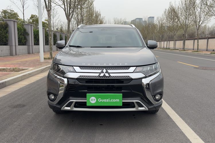 Used Mitsubishi Outlander 2019 2.4L 4x4 Zhi Xiang Edition 7 Seats China VI Standard Front