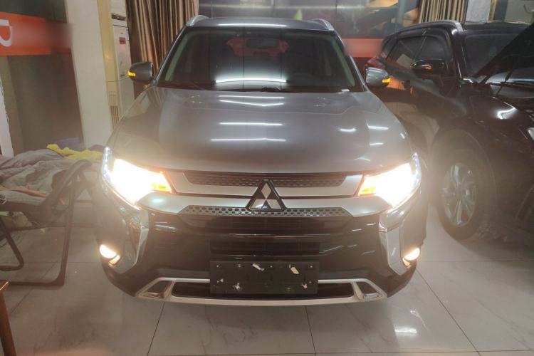 Used Mitsubishi Outlander 2019 2.0L Two-Wheel Drive Comfort Edition 5 Seats China VI Standard Front