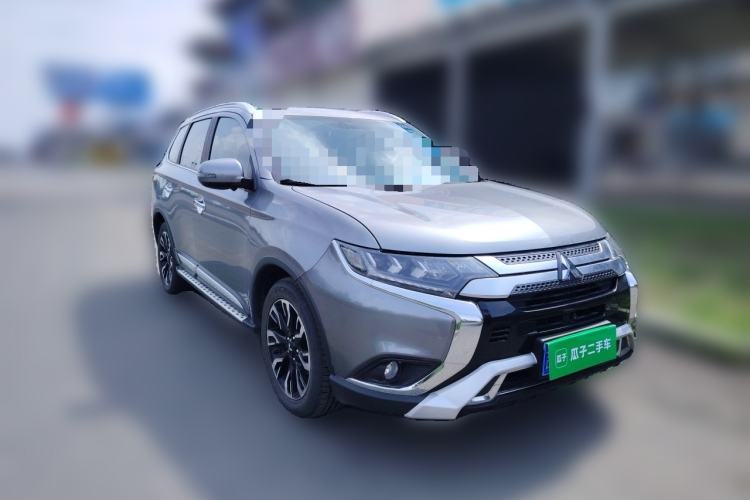 Used Mitsubishi Outlander 2019 2.4L 4x4 Zhi Xiang Edition 5 Seats China VI Standard Front Right 45 Deg