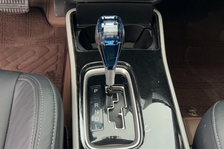Used Mitsubishi Outlander 2019 2.4L 4x4 Zhi Xiang Edition 7 Seats China VI Standard Gear Lever