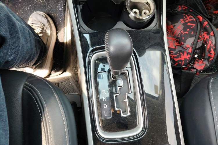 Used Mitsubishi Outlander 2019 2.4L 4x4 Zhi Xiang Edition 5 Seats China VI Standard Gear Lever