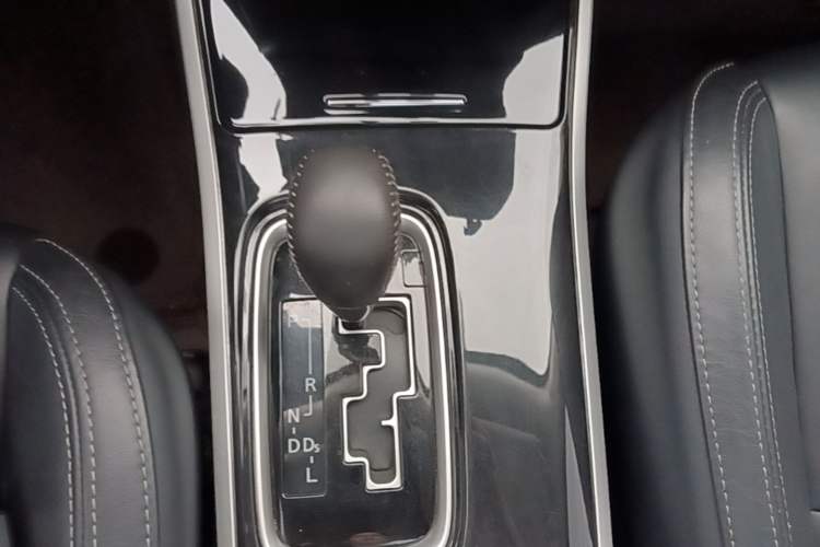 Used Mitsubishi Outlander 2019 2.0L Two-Wheel Drive Comfort Edition 5 Seats China VI Standard Gear Lever