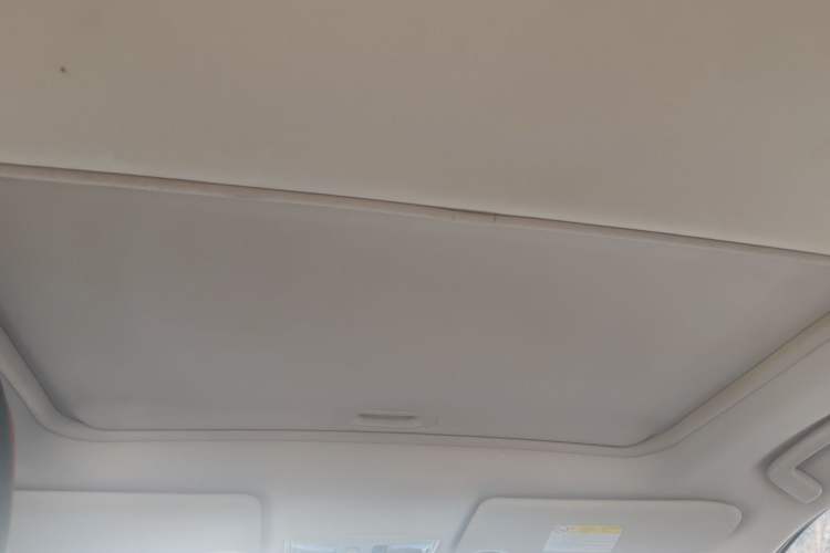 Used Mitsubishi Outlander 2019 2.0L Two-Wheel Drive Comfort Edition 5 Seats China V Standard Headliner
