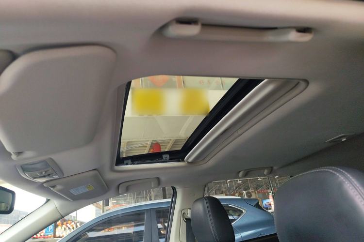 Used Mitsubishi Outlander 2019 2.4L 4x4 Zhi Xiang Edition 7 Seats China VI Standard Headliner
