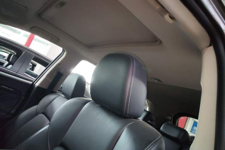 Used Mitsubishi Outlander 2019 2.0L Two-Wheel Drive Comfort Edition 7-Seater China VI Standard Headliner