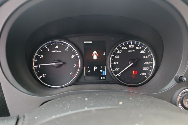 Used Mitsubishi Outlander 2019 2.4L 4x4 Zhi Xiang Edition 7 Seats China VI Standard Instrument Cluster