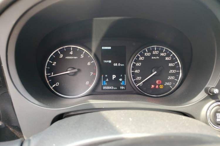 Used Mitsubishi Outlander 2019 2.4L 4x4 Zhi Xiang Edition 5 Seats China VI Standard Instrument Cluster