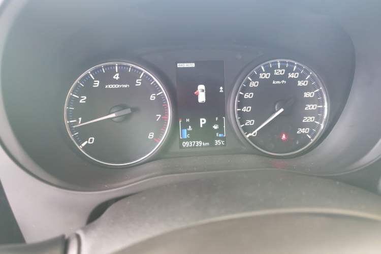 Used Mitsubishi Outlander 2019 2.4L 4x4 Zhi Xiang Edition 7 Seats China VI Standard Instrument Cluster