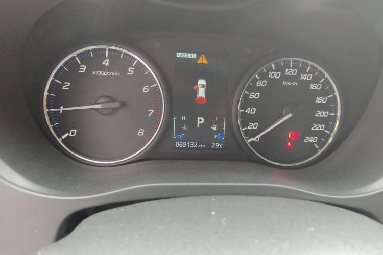 Used Mitsubishi Outlander 2019 2.4L 4x4 Zhi Xiang Edition 7 Seats China VI Standard Instrument Cluster