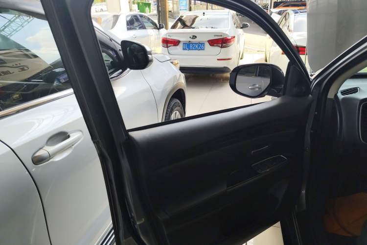 Used Mitsubishi Outlander 2019 2.4L 4x4 Zhi Xiang Edition 7 Seats China VI Standard Left Front Door Interior