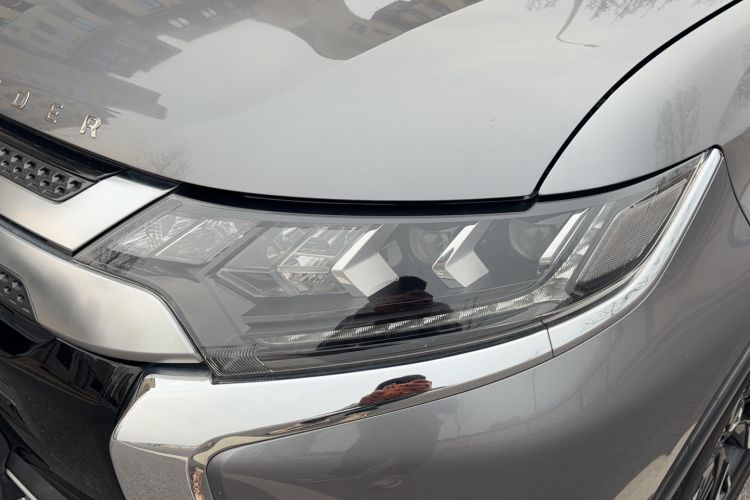 Used Mitsubishi Outlander 2019 2.4L 4x4 Zhi Xiang Edition 7 Seats China VI Standard Left Front Headlight