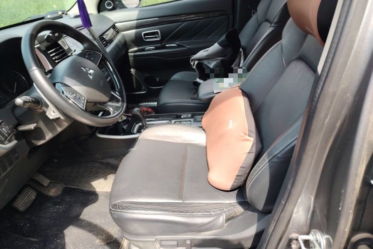 Used Mitsubishi Outlander 2019 2.4L 4x4 Zhi Xiang Edition 5 Seats China VI Standard Left Front Seat