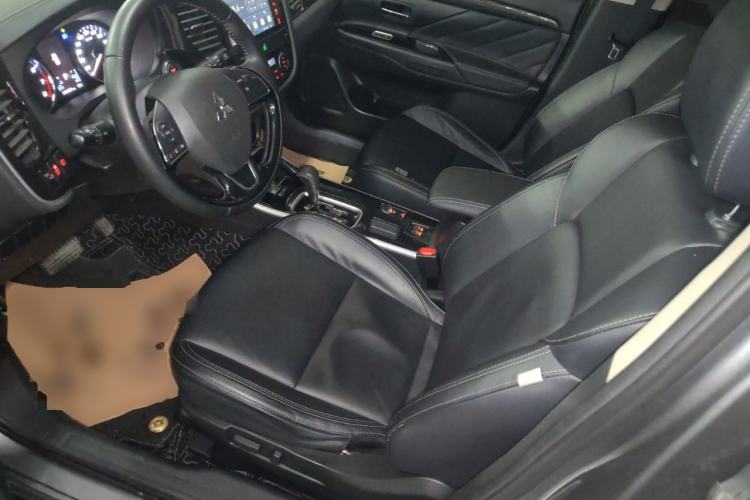 Used Mitsubishi Outlander 2019 2.0L Two-Wheel Drive Comfort Edition 5 Seats China VI Standard Left Front Seat