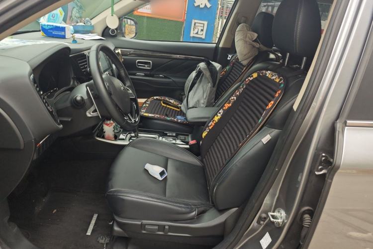 Used Mitsubishi Outlander 2019 2.4L 4x4 Zhi Xiang Edition 5 Seats China VI Standard Left Front Seat