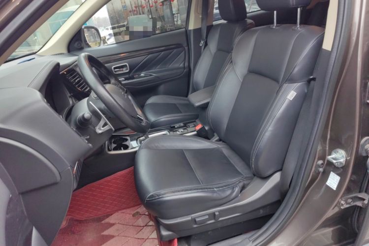 Used Mitsubishi Outlander 2019 2.4L 4x4 Zhi Xiang Edition 5 Seats China V Emission Standard Left Front Seat