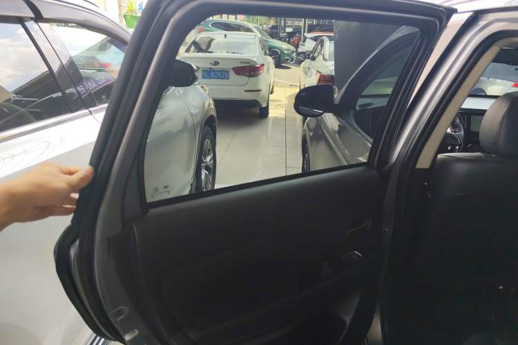 Used Mitsubishi Outlander 2019 2.4L 4x4 Zhi Xiang Edition 7 Seats China VI Standard Left Rear Door Interior