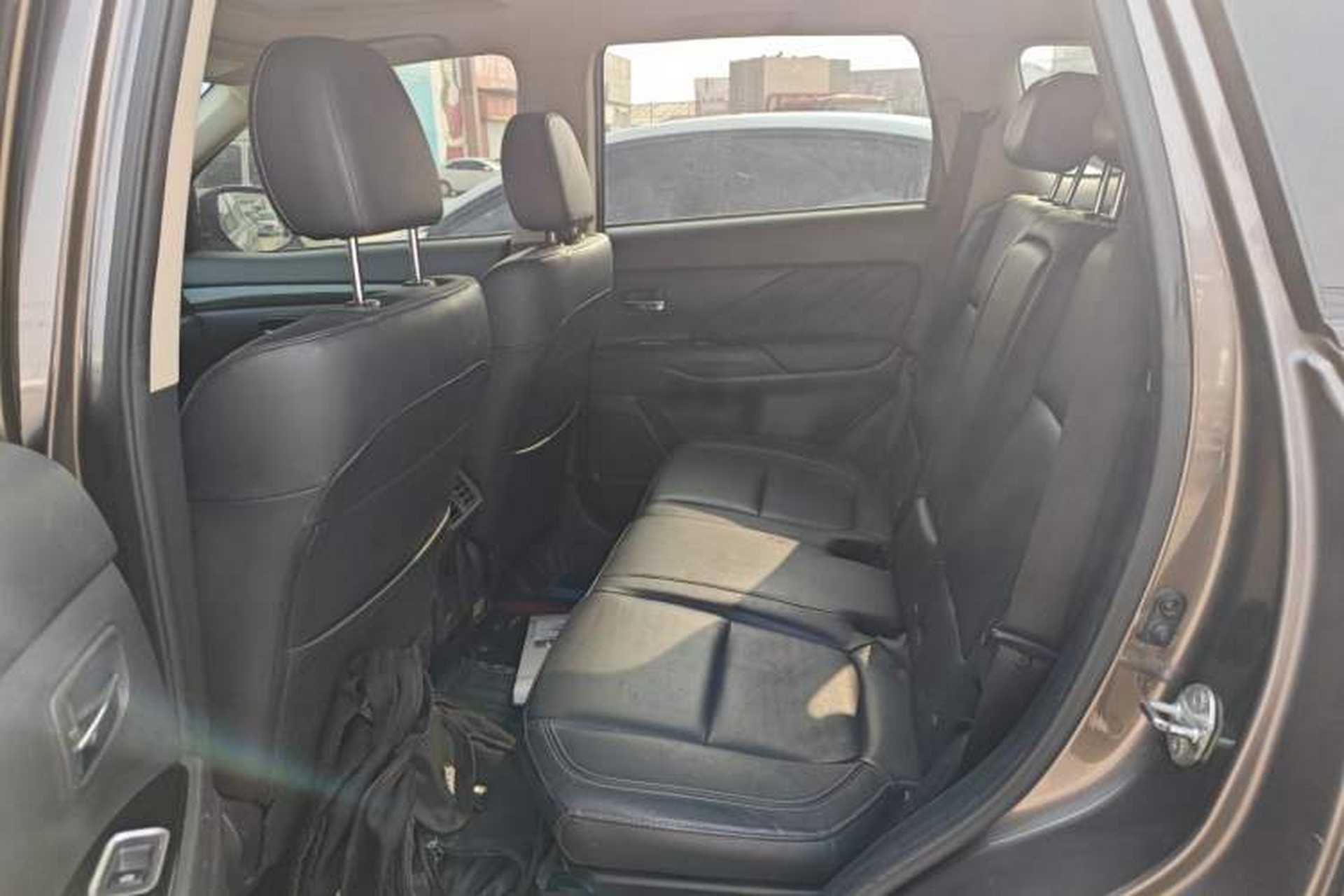 Used Mitsubishi Outlander 2019 2.0L Two-Wheel Drive Comfort Edition 5 Seats China V Standard Left Rear Seat