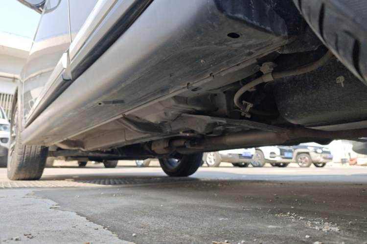 Used Mitsubishi Outlander 2019 2.0L Two-Wheel Drive Comfort Edition 7-Seater China VI Standard Left Side Sill