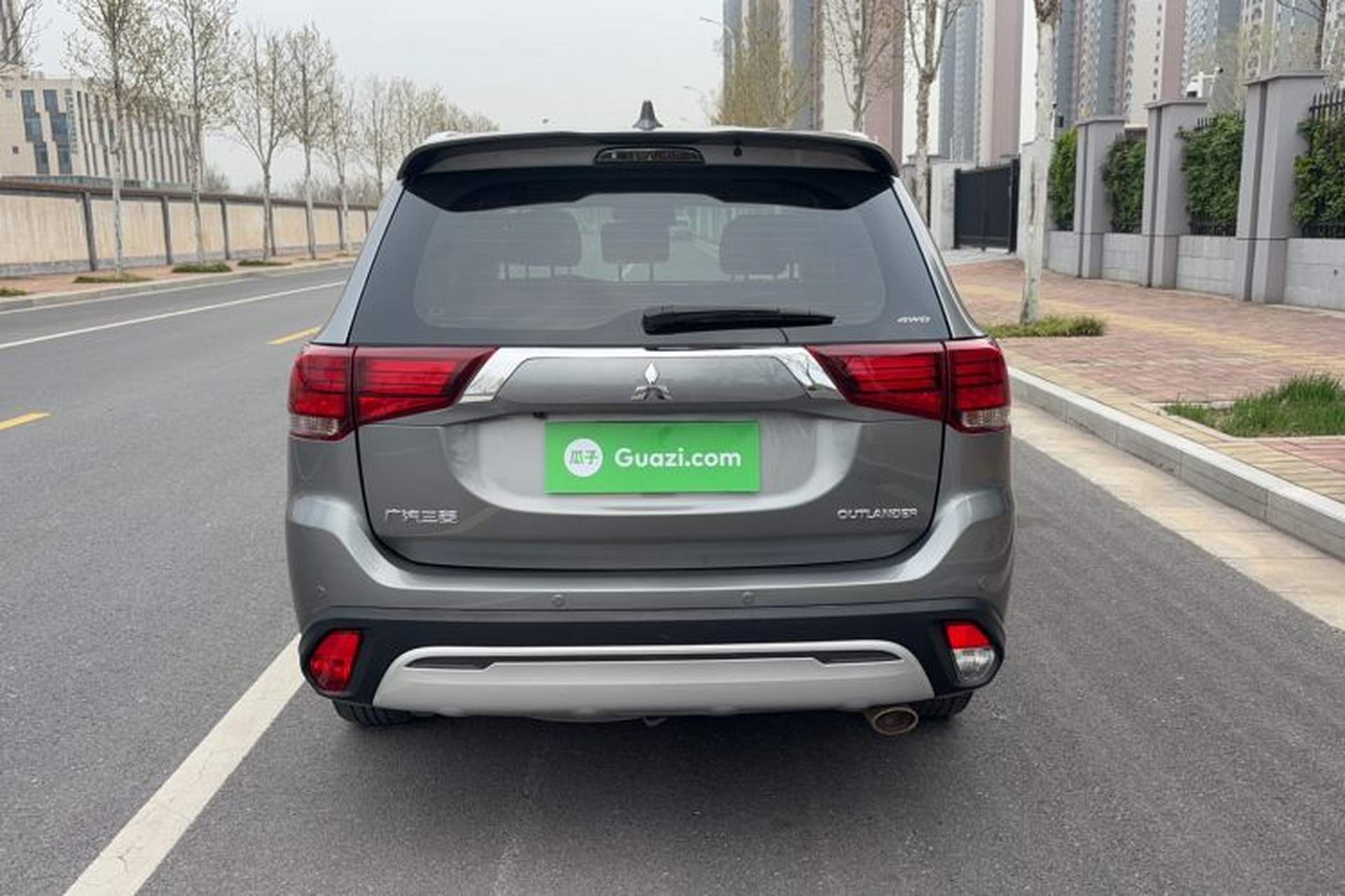 Used Mitsubishi Outlander 2019 2.4L 4x4 Zhi Xiang Edition 7 Seats China VI Standard Rear