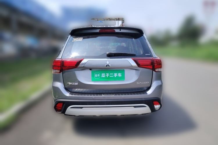 Used Mitsubishi Outlander 2019 2.4L 4x4 Zhi Xiang Edition 5 Seats China VI Standard Rear