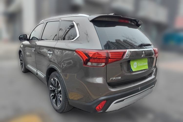 Used Mitsubishi Outlander 2019 2.4L 4x4 Zhi Xiang Edition 5 Seats China V Emission Standard Rear Left 45 Deg