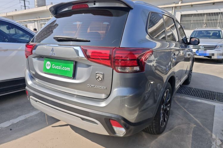 Used Mitsubishi Outlander 2019 2.0L Two-Wheel Drive Comfort Edition 7-Seater China VI Standard Rear Right 45 Deg