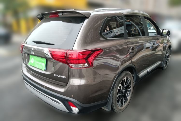 Used Mitsubishi Outlander 2019 2.0L Two-Wheel Drive Comfort Edition 5 Seats China VI Standard Rear Right 45 Deg