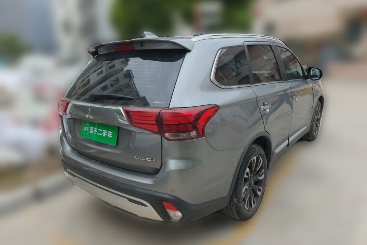 Used Mitsubishi Outlander 2019 2.4L 4x4 Zhi Xiang Edition 7 Seats China VI Standard Rear Right 45 Deg