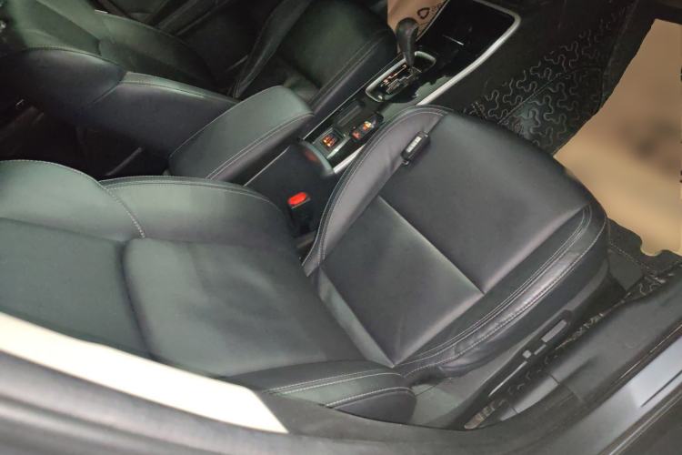 Used Mitsubishi Outlander 2019 2.0L Two-Wheel Drive Comfort Edition 5 Seats China VI Standard Right Front Seat