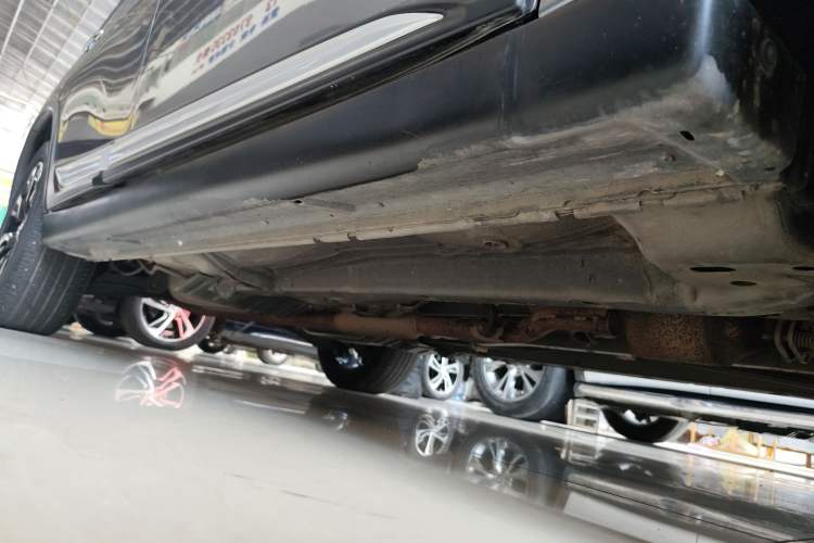Used Mitsubishi Outlander 2019 2.4L 4x4 Zhi Xiang Edition 7 Seats China VI Standard Right Side Sill