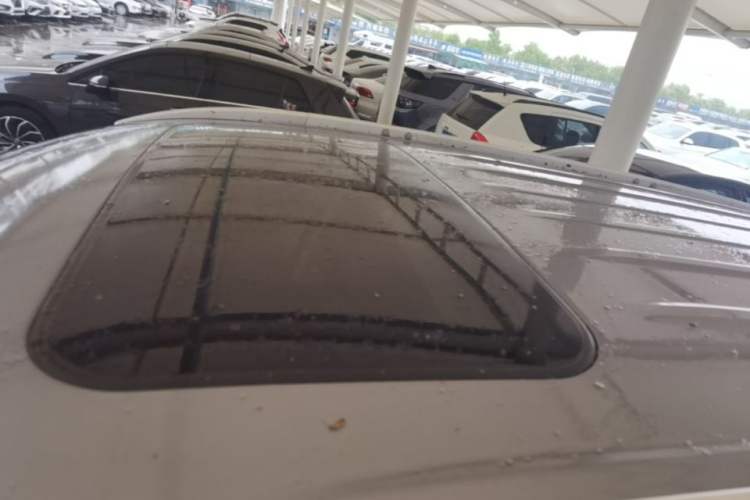 Used Mitsubishi Outlander 2019 2.4L 4x4 Zhi Xiang Edition 7 Seats China VI Standard Roof