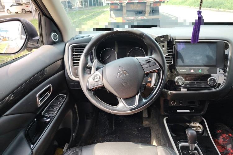 Used Mitsubishi Outlander 2019 2.4L 4x4 Zhi Xiang Edition 5 Seats China VI Standard Steering Wheel