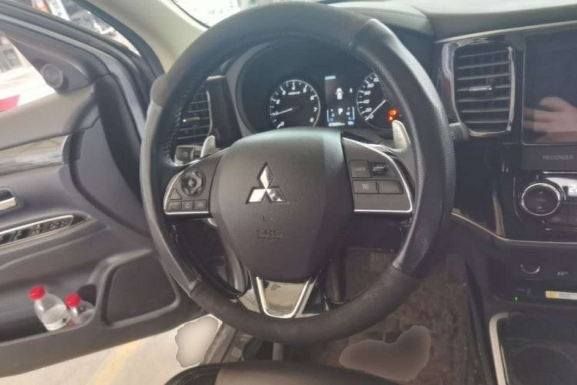 Used Mitsubishi Outlander 2019 2.4L 4x4 Zhi Xiang Edition 7 Seats China VI Standard Steering Wheel