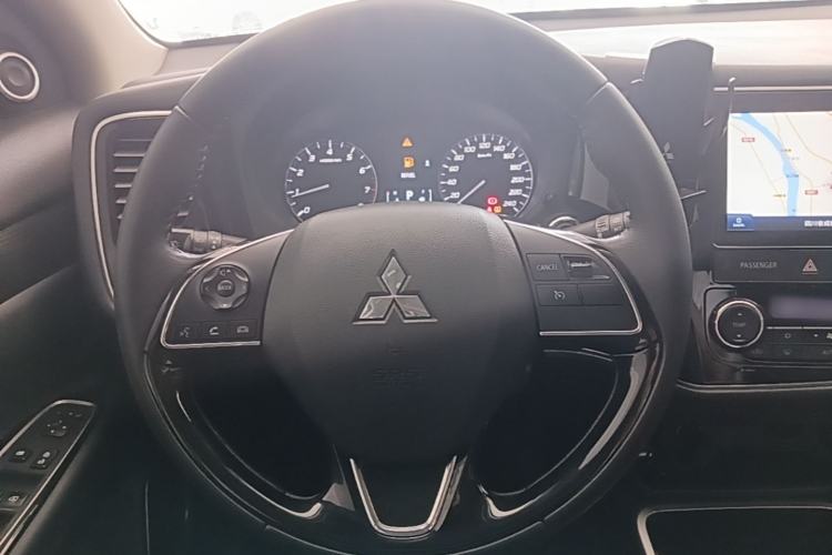 Used Mitsubishi Outlander 2019 2.0L Two-Wheel Drive Comfort Edition 5 Seats China VI Standard Steering Wheel