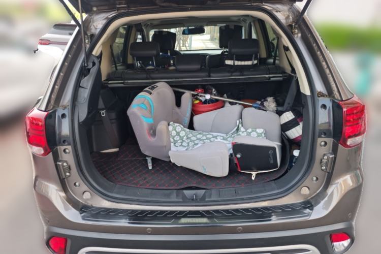 Used Mitsubishi Outlander 2019 2.4L 4x4 Zhi Xiang Edition 7 Seats China VI Standard Trunk