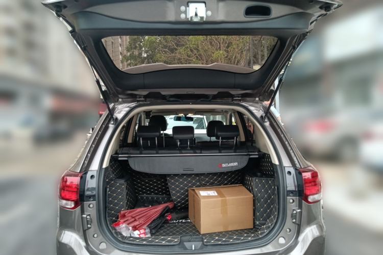 Used Mitsubishi Outlander 2019 2.0L Two-Wheel Drive Comfort Edition 5 Seats China VI Standard Trunk