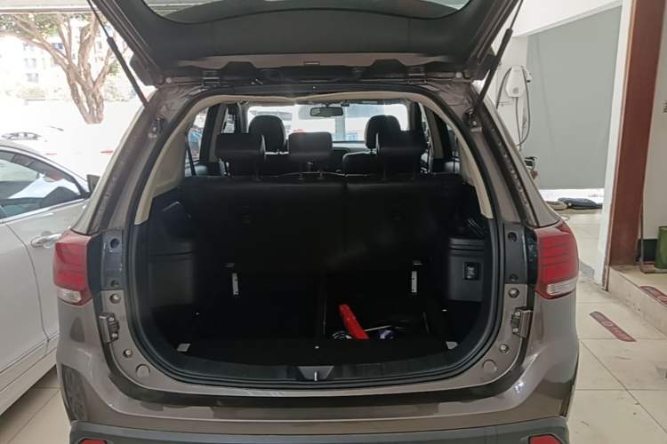 Used Mitsubishi Outlander 2019 2.0L Two-Wheel Drive Comfort Edition 5 Seats China VI Standard Trunk