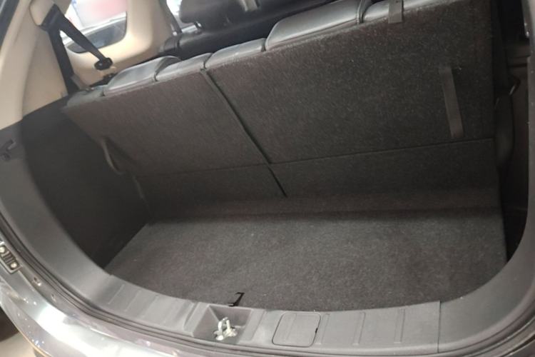 Used Mitsubishi Outlander 2019 2.0L Two-Wheel Drive Comfort Edition 7-Seater China VI Standard Trunk
